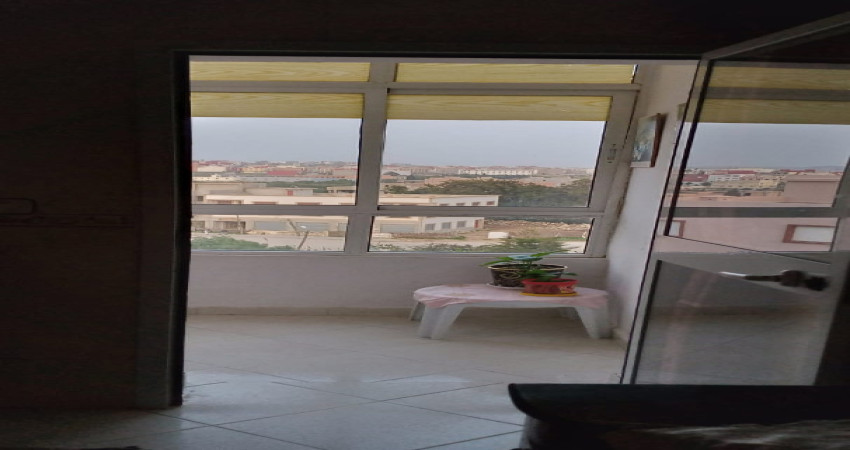 Spacieux appartement à vendre au centre de Gzenaya