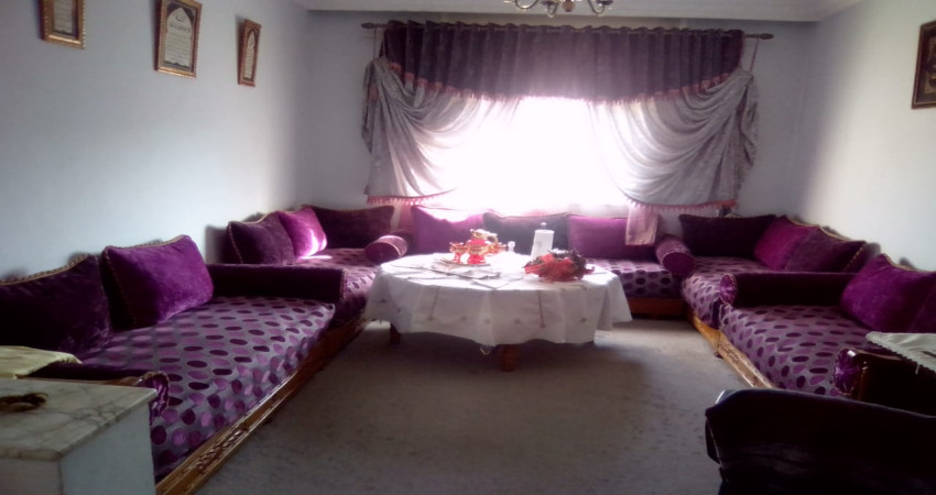 Spacieux appartement à vendre au centre de Gzenaya